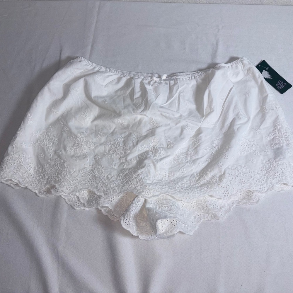 Wild Fable Eyelet Shorts XL White NEW Floral Scalloped Hem High Rise Bow